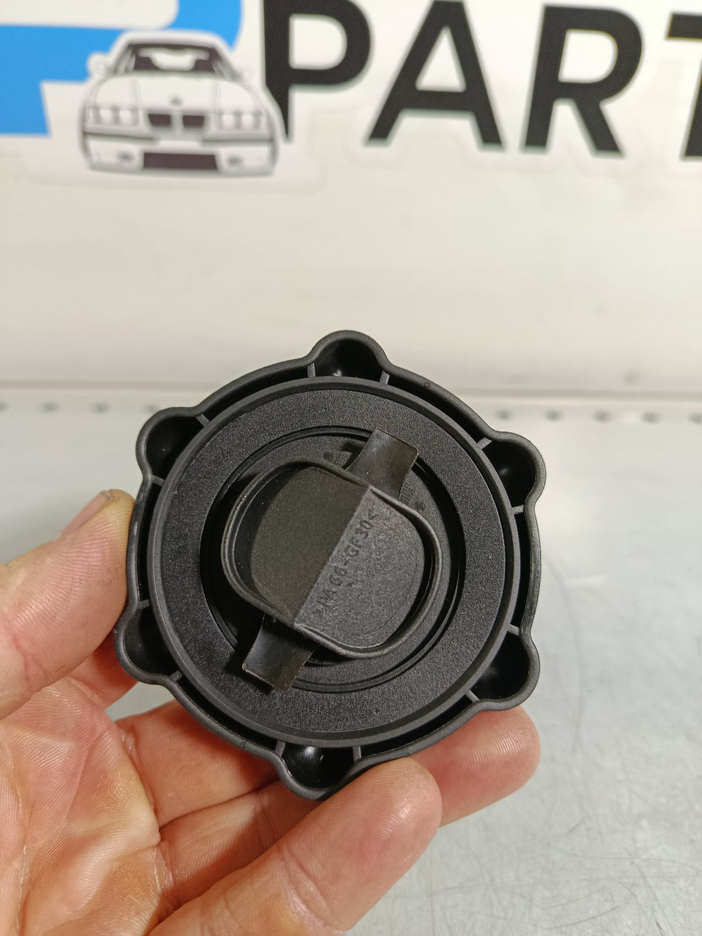 BMW E36 E46 Z3E36 Cap for oil filler M style 11121405452 2141072 METZGER