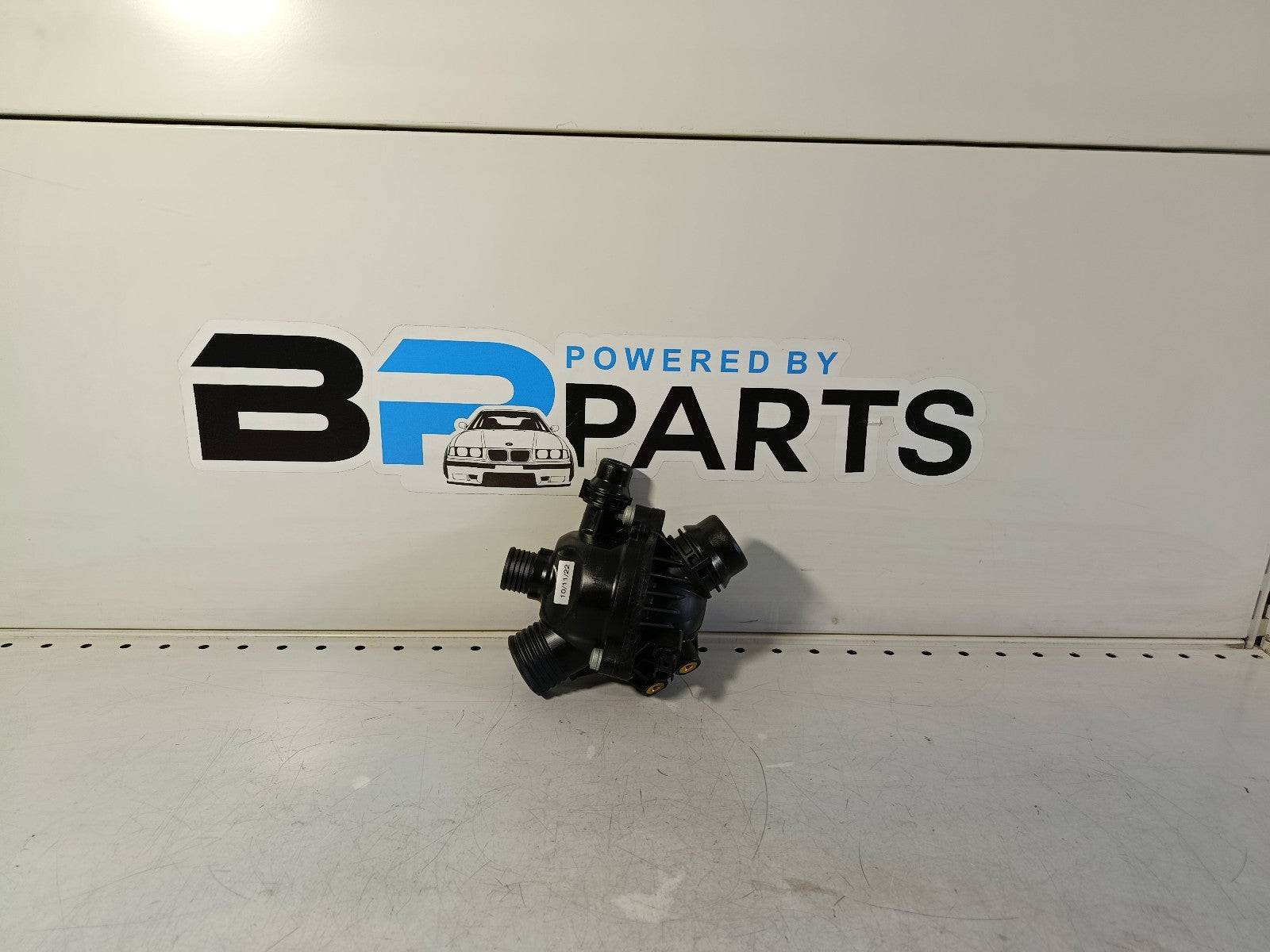BMW e92 325i N52 Thermostat 11537549476 MAHLE TM 14 97