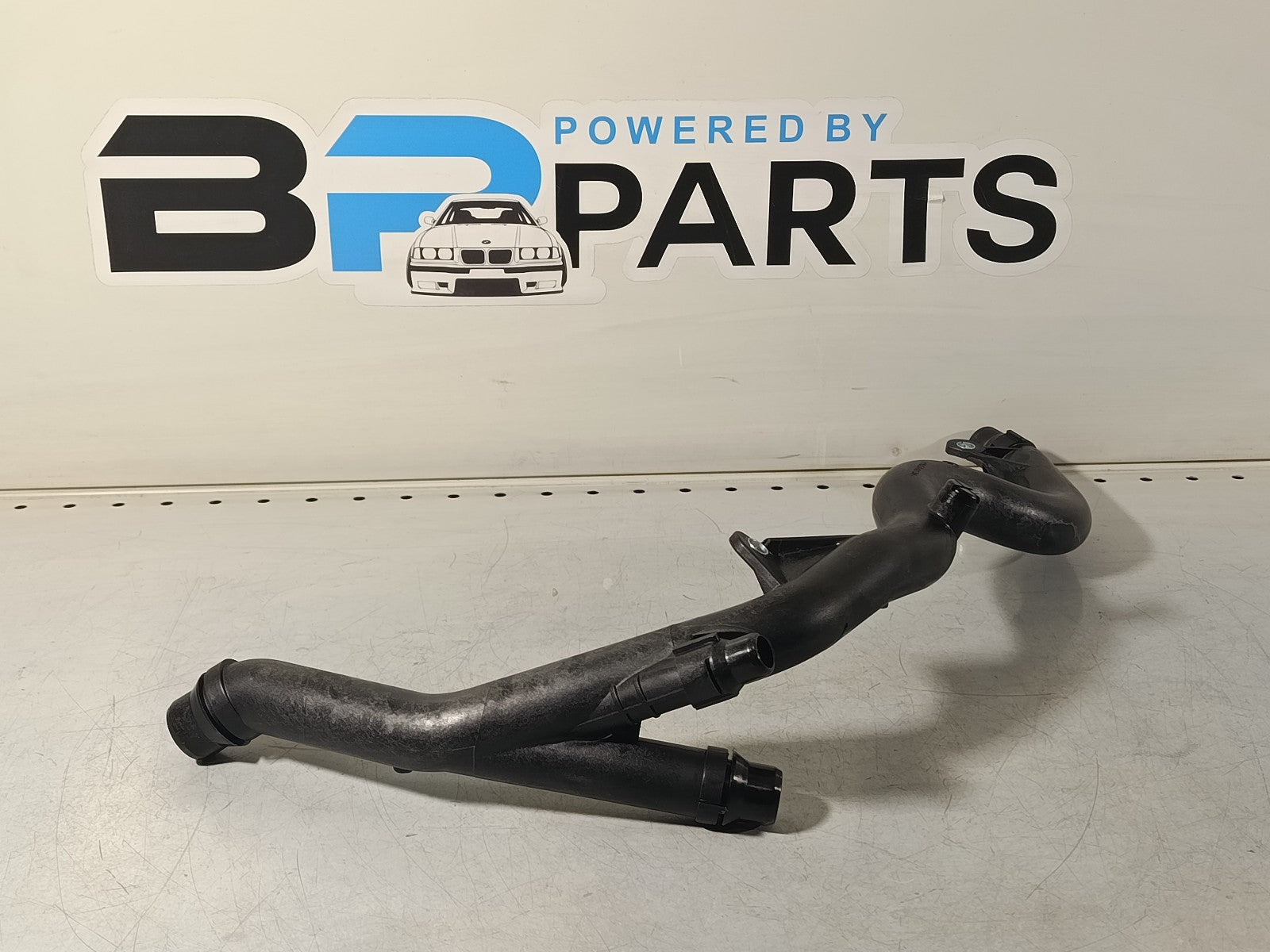 BMW Pipe, heater return-hose connection 11537802632 SWAG 20 10 1794