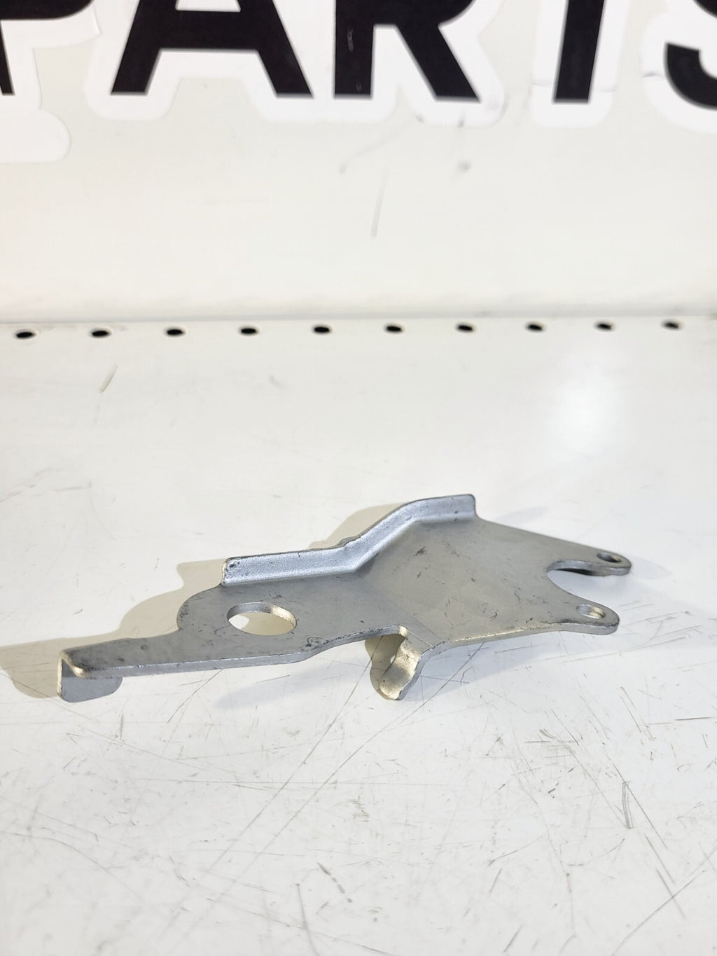 BMW E39 Right ride height sensor bracket 31121093702