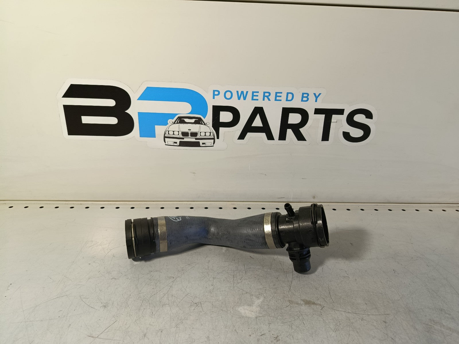 BMW e92 325i Hose from engine to radiator, top 17127531579 GATES 05-2783