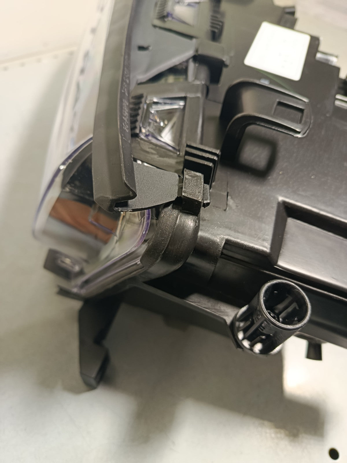 BMW E46 Facelift Headlight Left (TYC) 63127165769 63127165781