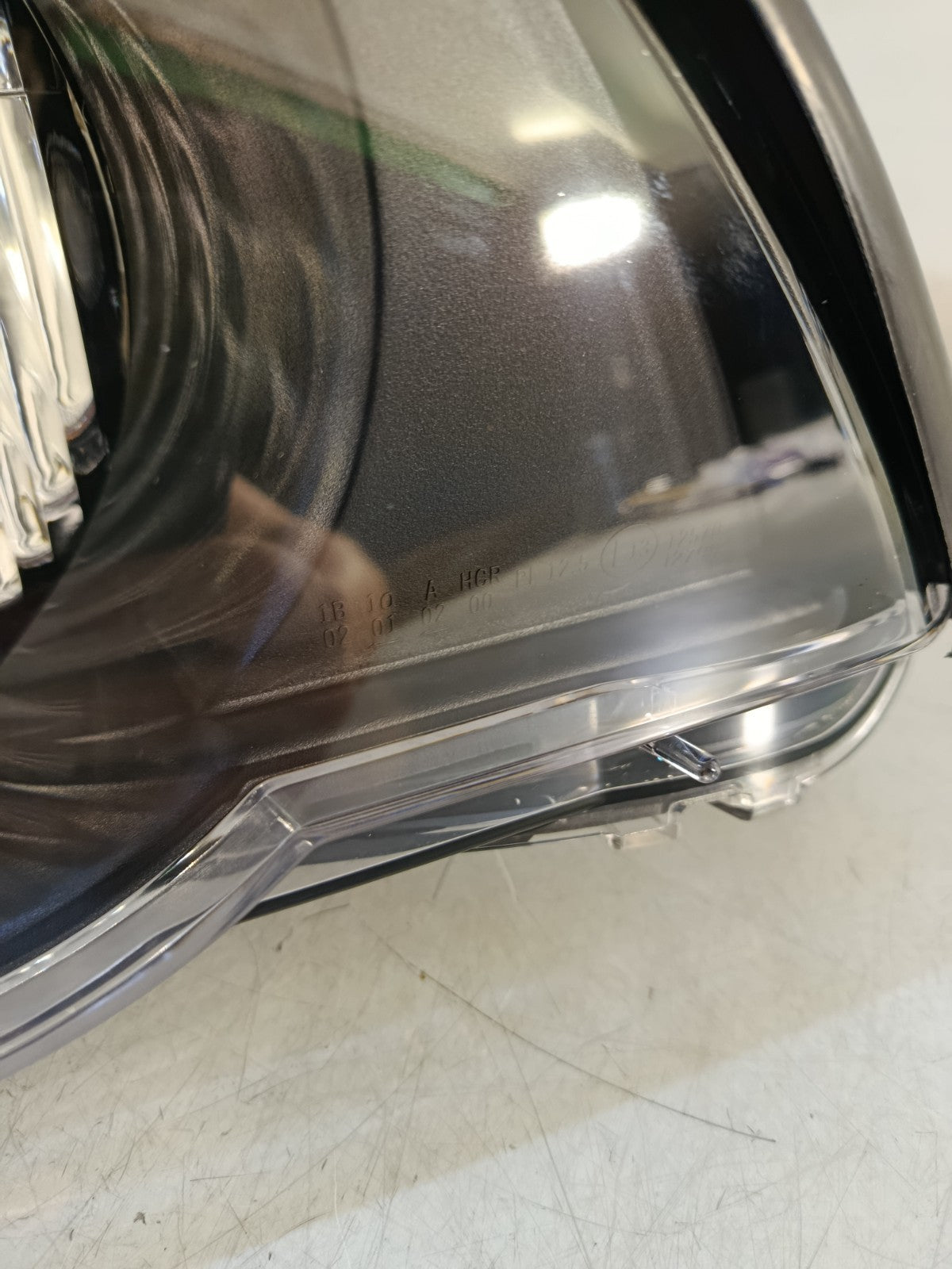 BMW X5 E53 Right Headlight, White Turn Indicator (TYC) 63126930212 ZBM1151CR