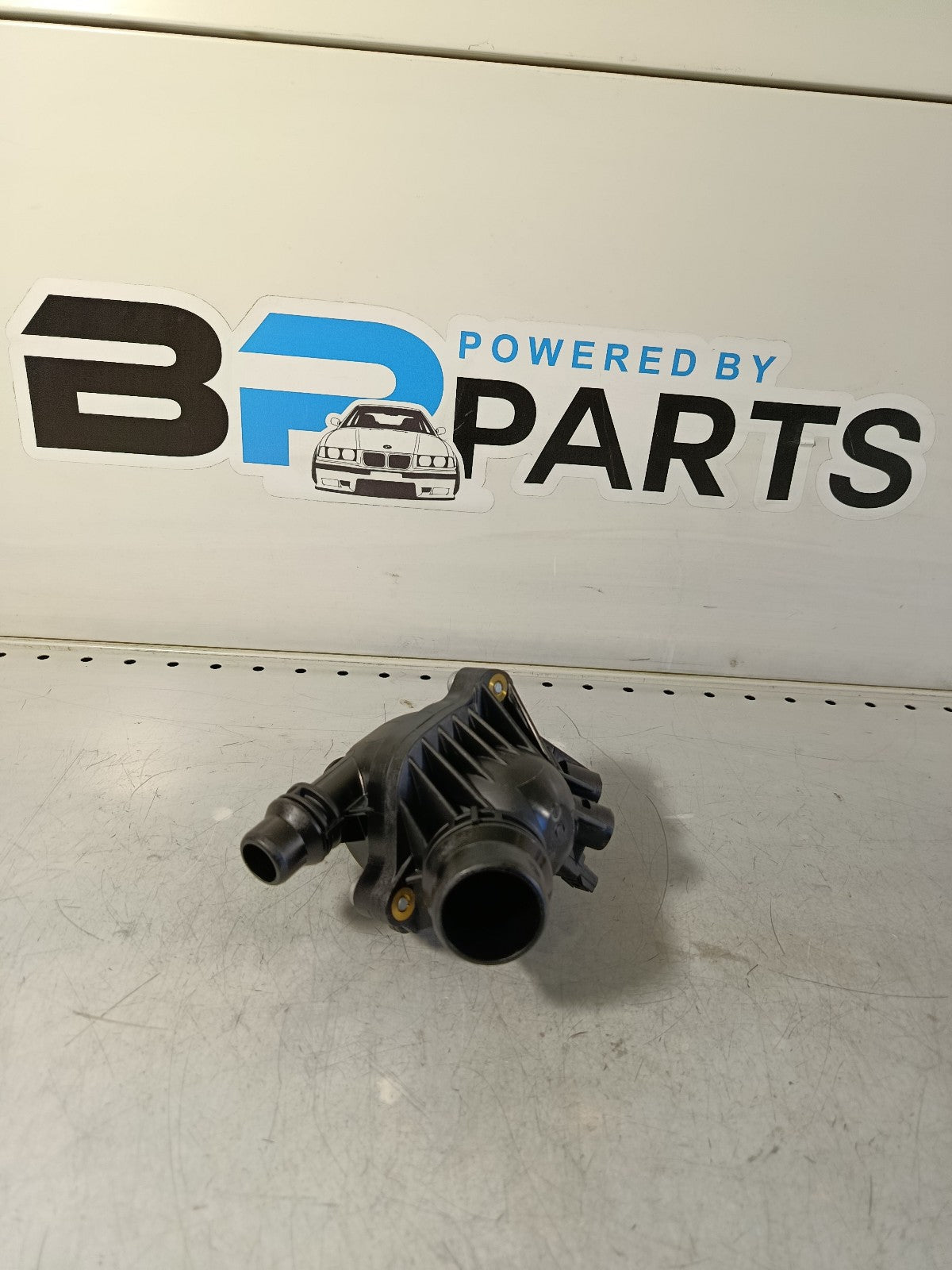 BMW e92 325i N52 Thermostat 11537549476 MAHLE TM 14 97