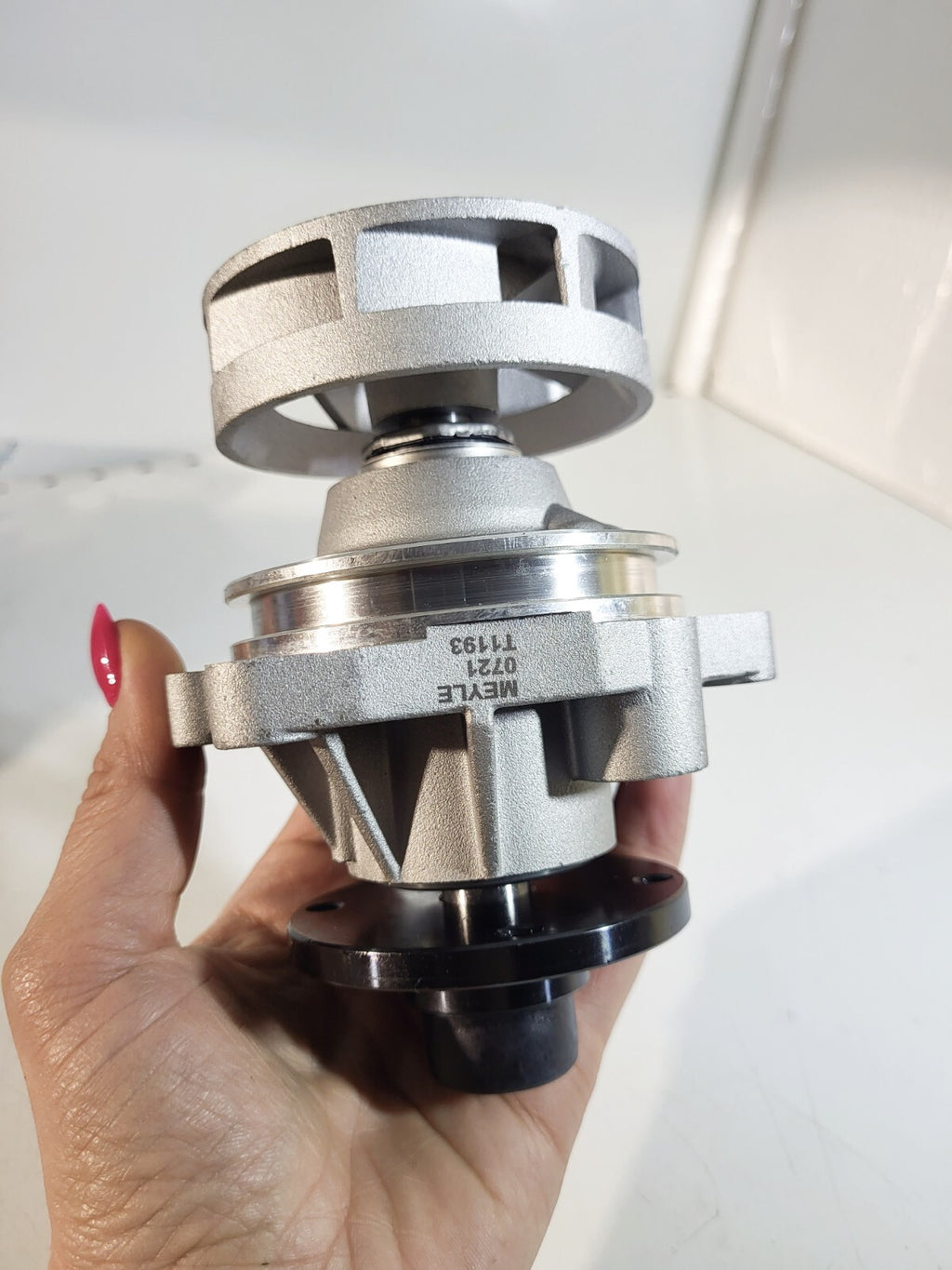 BMW E36 E46 E39 E60 E38 Waterpump (reinforced with alloy-wheel) 11517509985