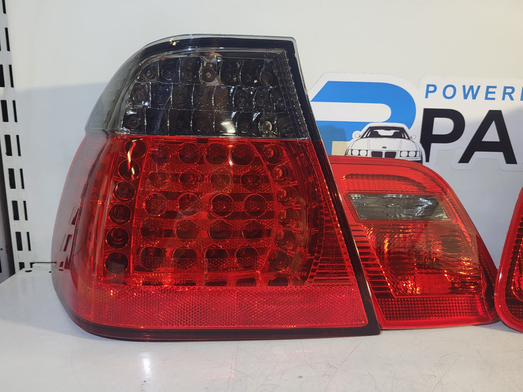 BMW e46 FL sedan Taillights LED red/black with indicator at the top