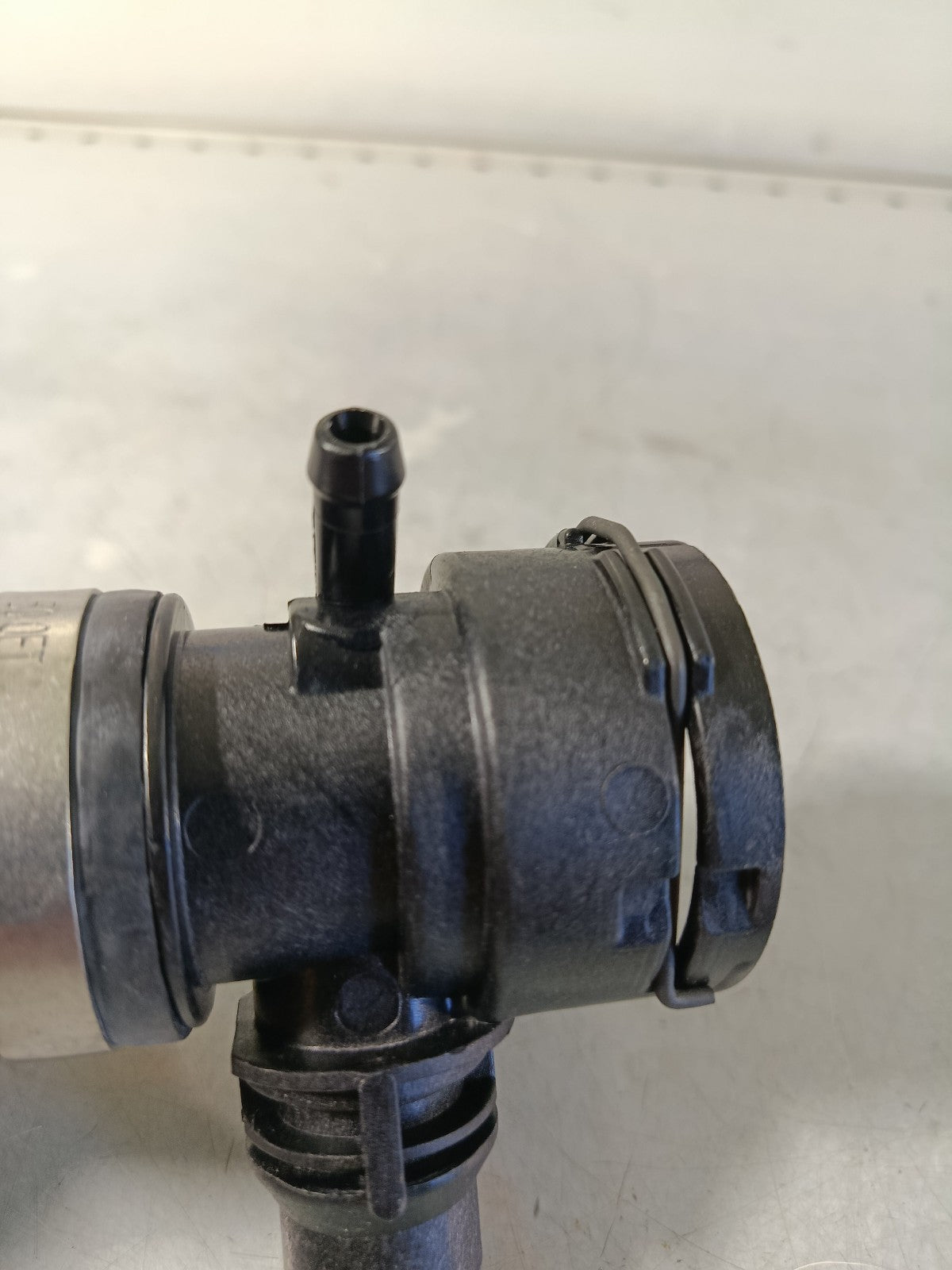 BMW e92 325i Hose from engine to radiator, top 17127531579 GATES 05-2783