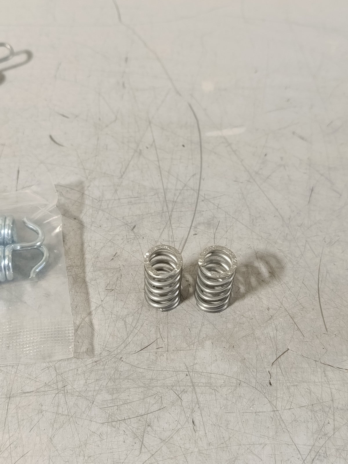 BMW e92 325i Repair kit springs 34410410823 QUICK BRAKE 105-0801