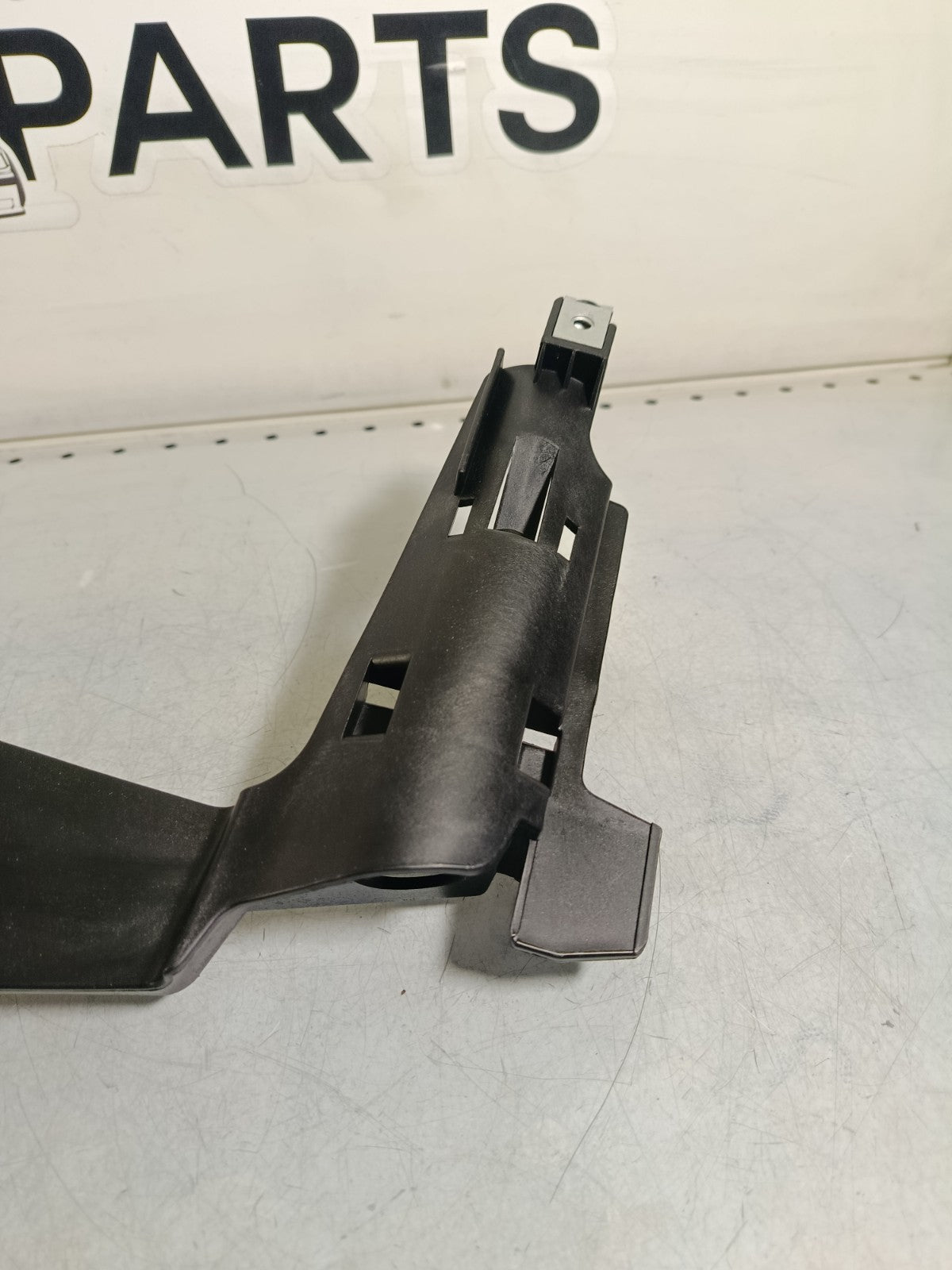 BMW E46 Facelift (TYC) Bracket Headlight Left 63128380187