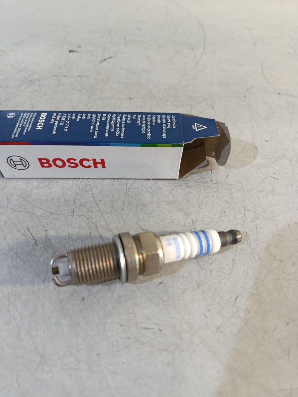 BMW E36 E39 E46 Spark plug Bosch 0242235668 1 psc ( oem 12129064619 )