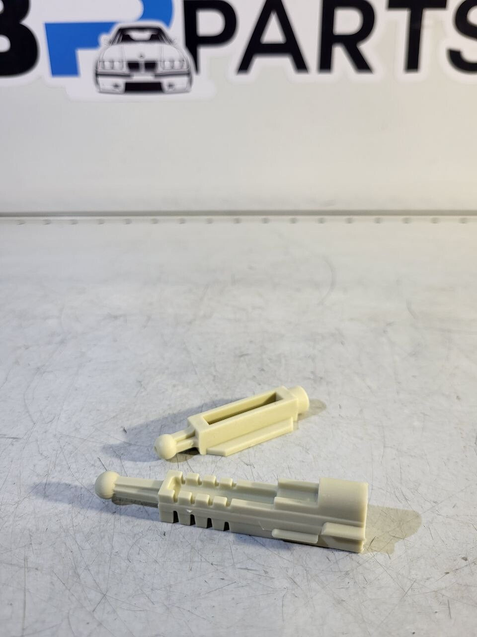 BMW E39 Pre-Facelift Headlight Adjusting element ROMIX 63120027924