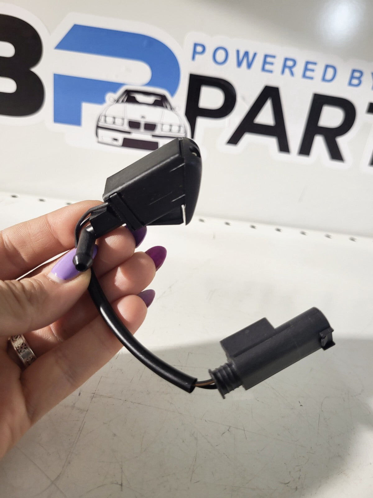 BMW E36 Heated spray nozzle 61668376011