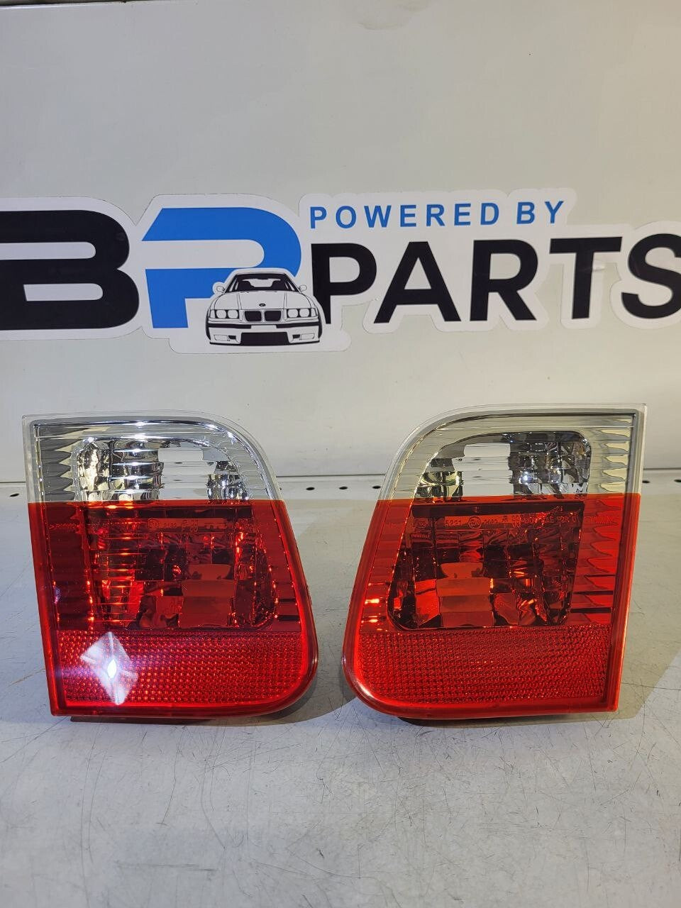 BMW E46 (01-05) Sedan Rear Light, Trunk Lid Set White 63216910537 63216910538