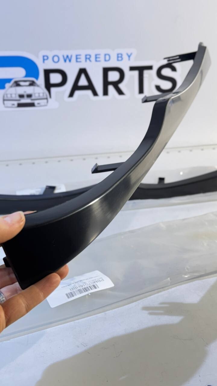 BMW E46 Headlight Trim Set Left+Right 51130030407 51130030406