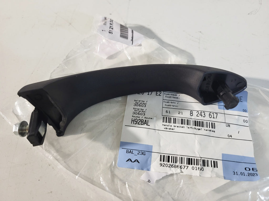 BMW E53 Handle bracket left 51218243617
