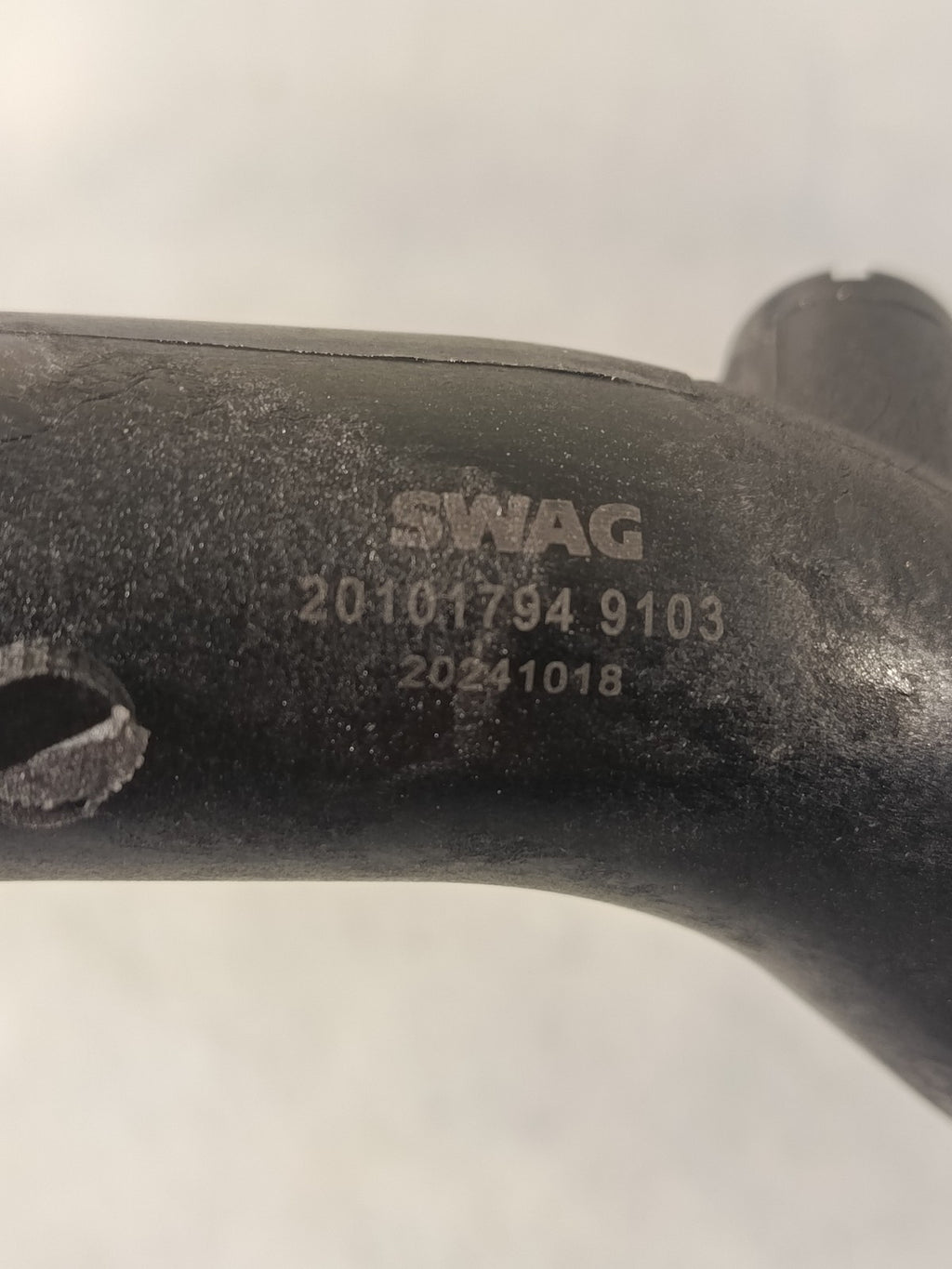 BMW Pipe, heater return-hose connection 11537802632 SWAG 20 10 1794