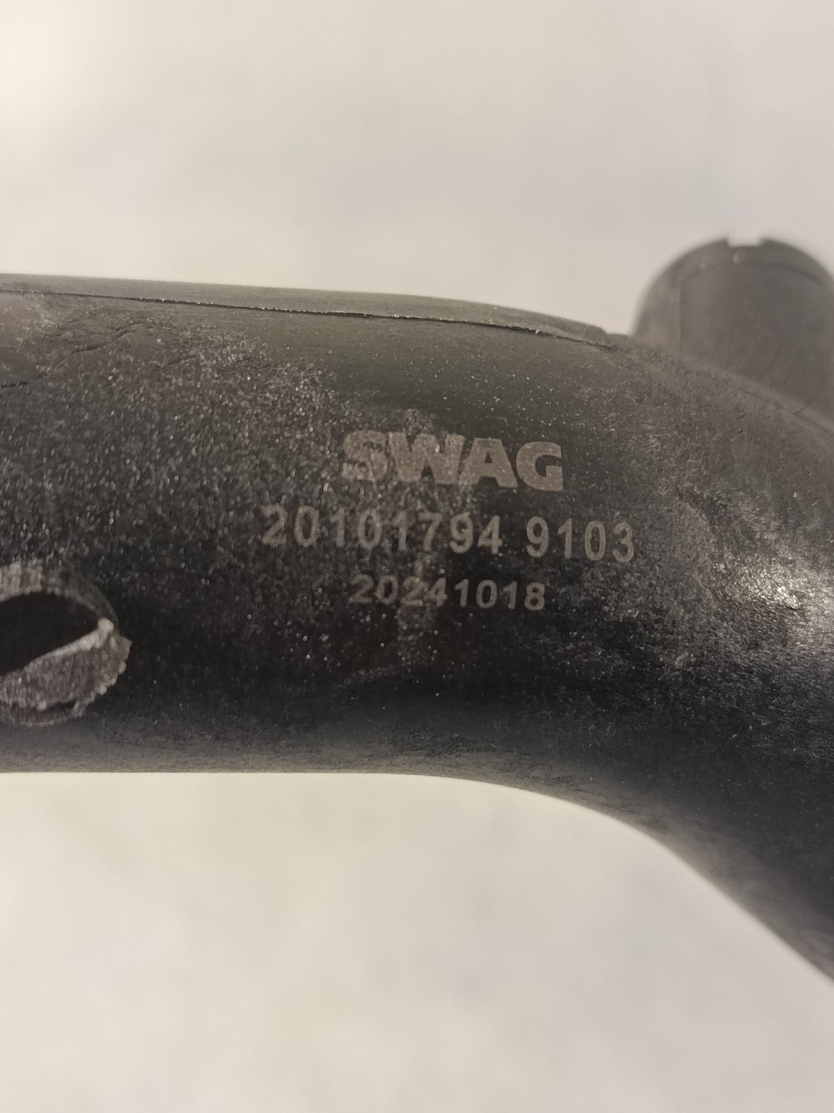 BMW Pipe, heater return-hose connection 11537802632 SWAG 20 10 1794