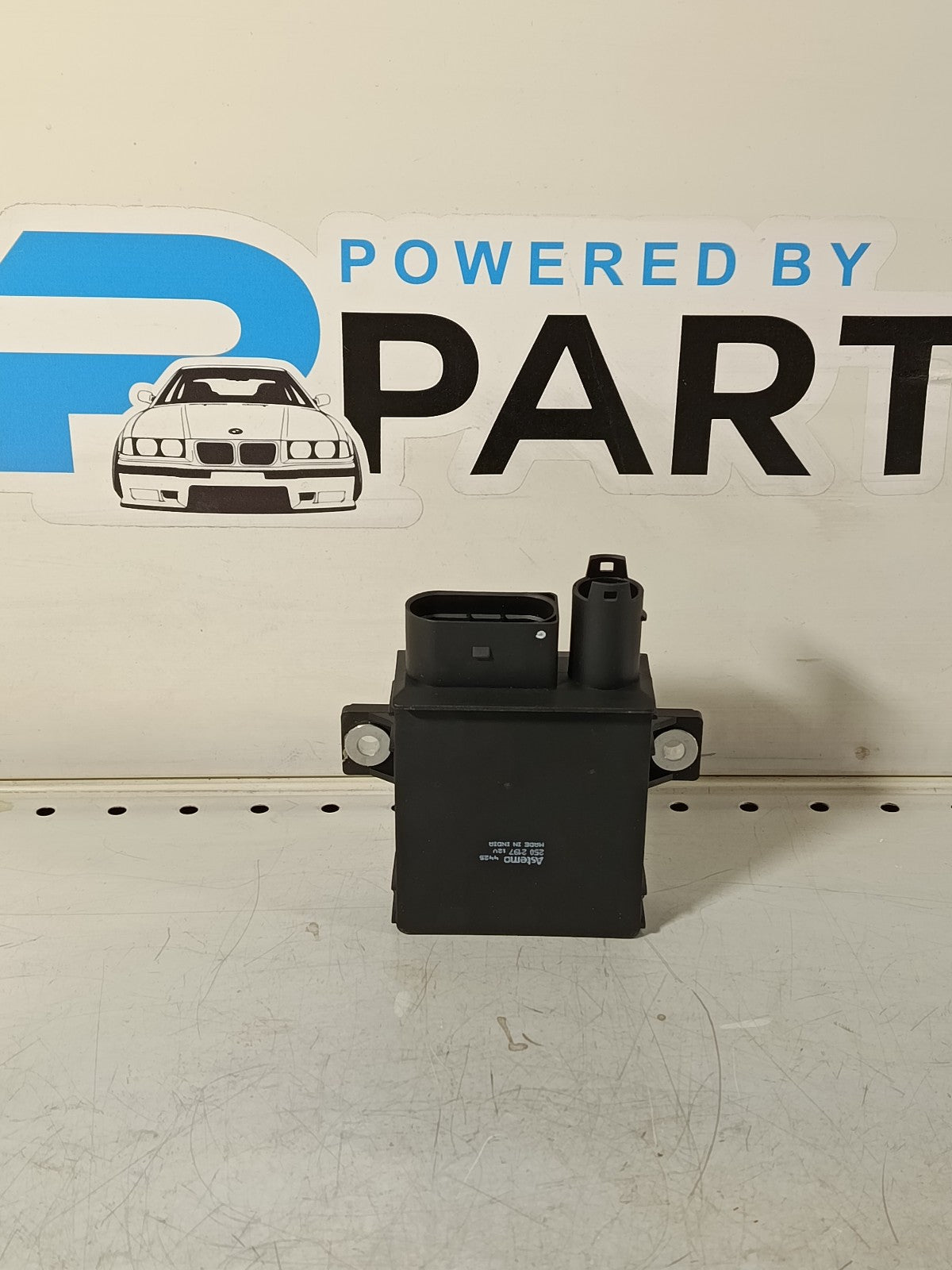 BMW Preheating control unit 12217801201 ASTEMO-HITACHI 2502197