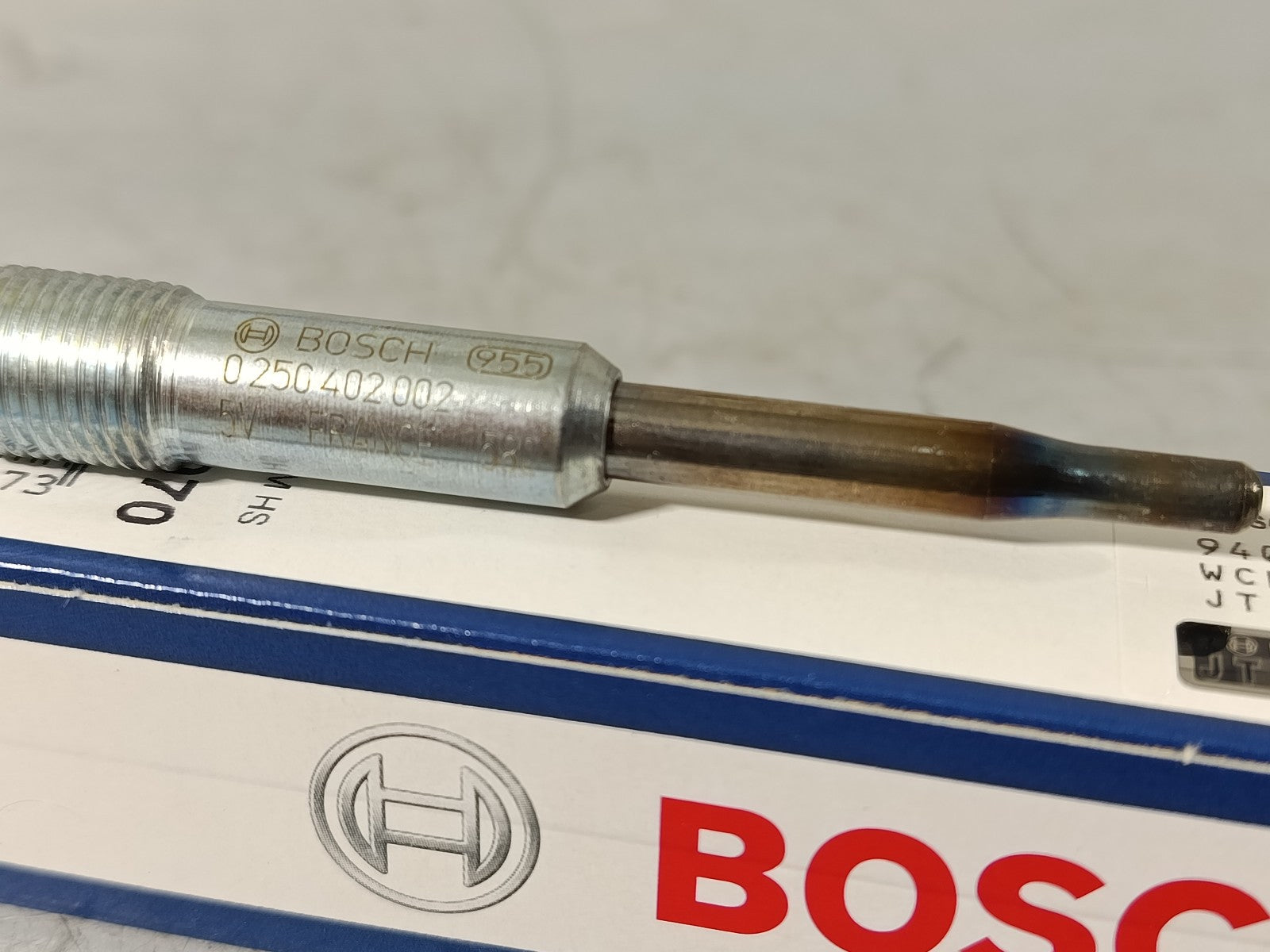 BMW Glow plug 12237786869 BOSCH 0 250 402 002 1pc