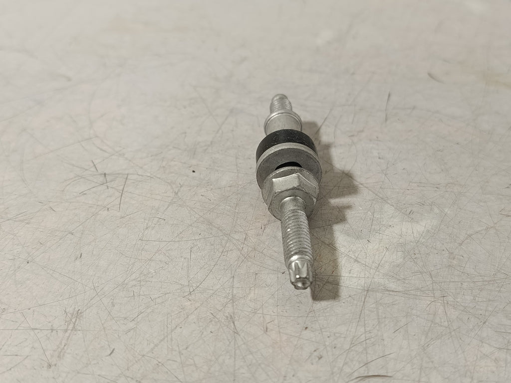 BMW E65 M57N2 M57N Cylinder head cover Injector bolt 11120036237 ELRING set of 2