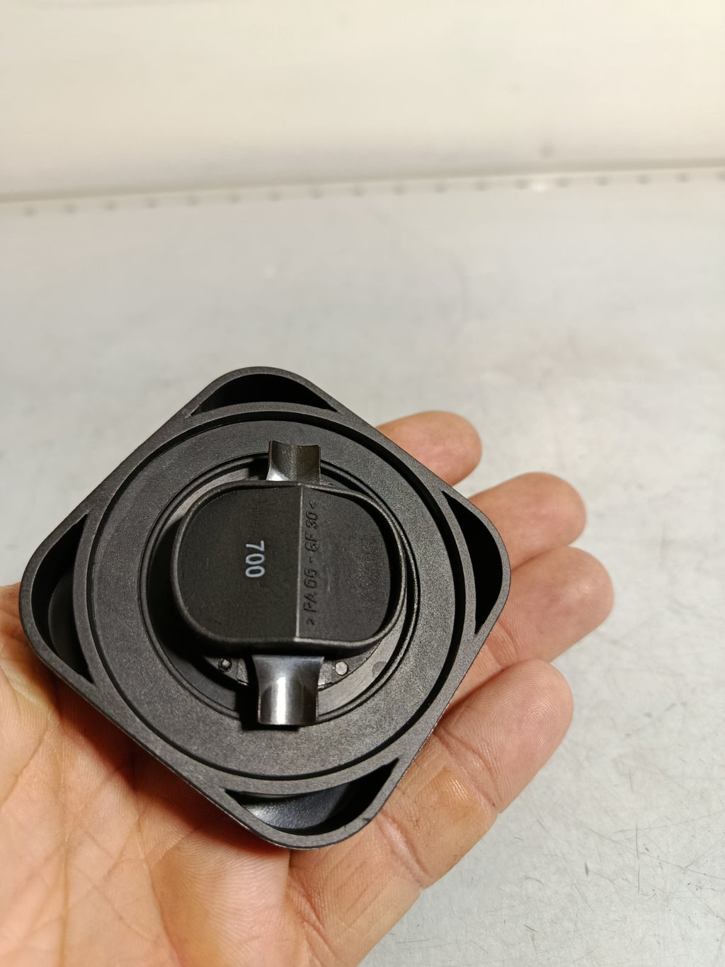 BMW Cap For Oil Filter 11127509328 BP ADJ139903