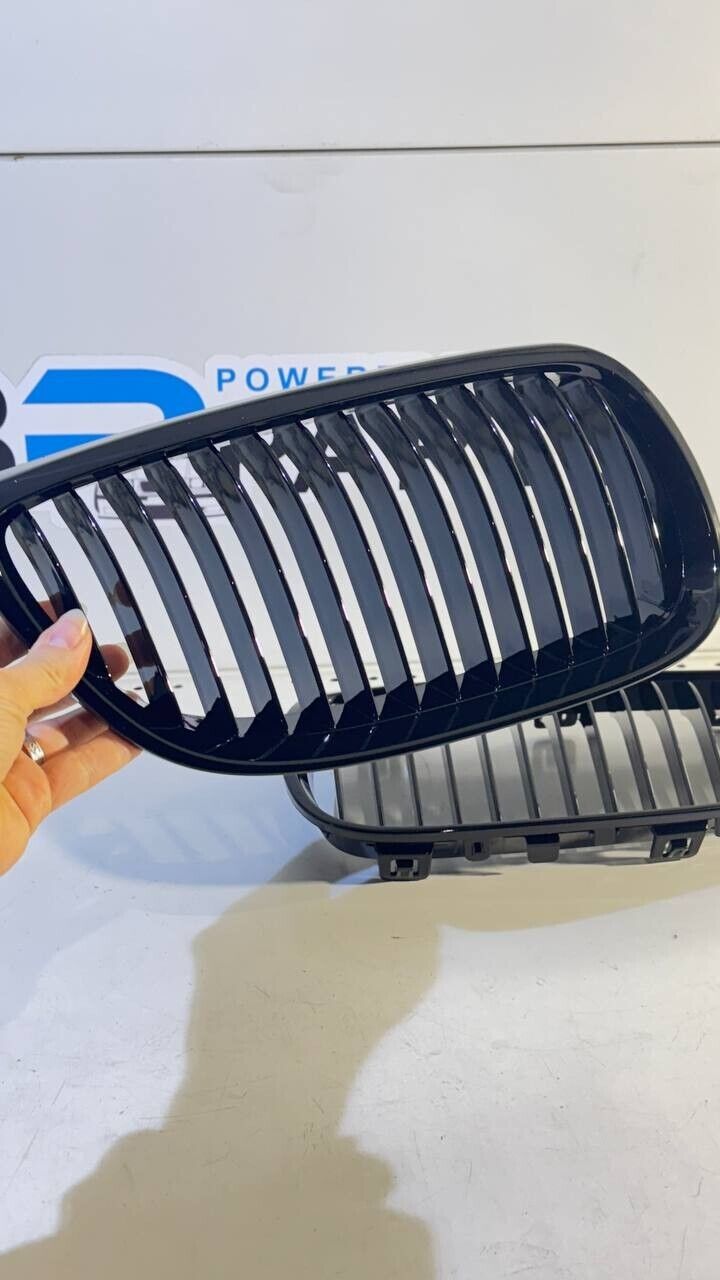 BMW E93 Kidney set Gloss BLACK left, right 51137157277 51137157278