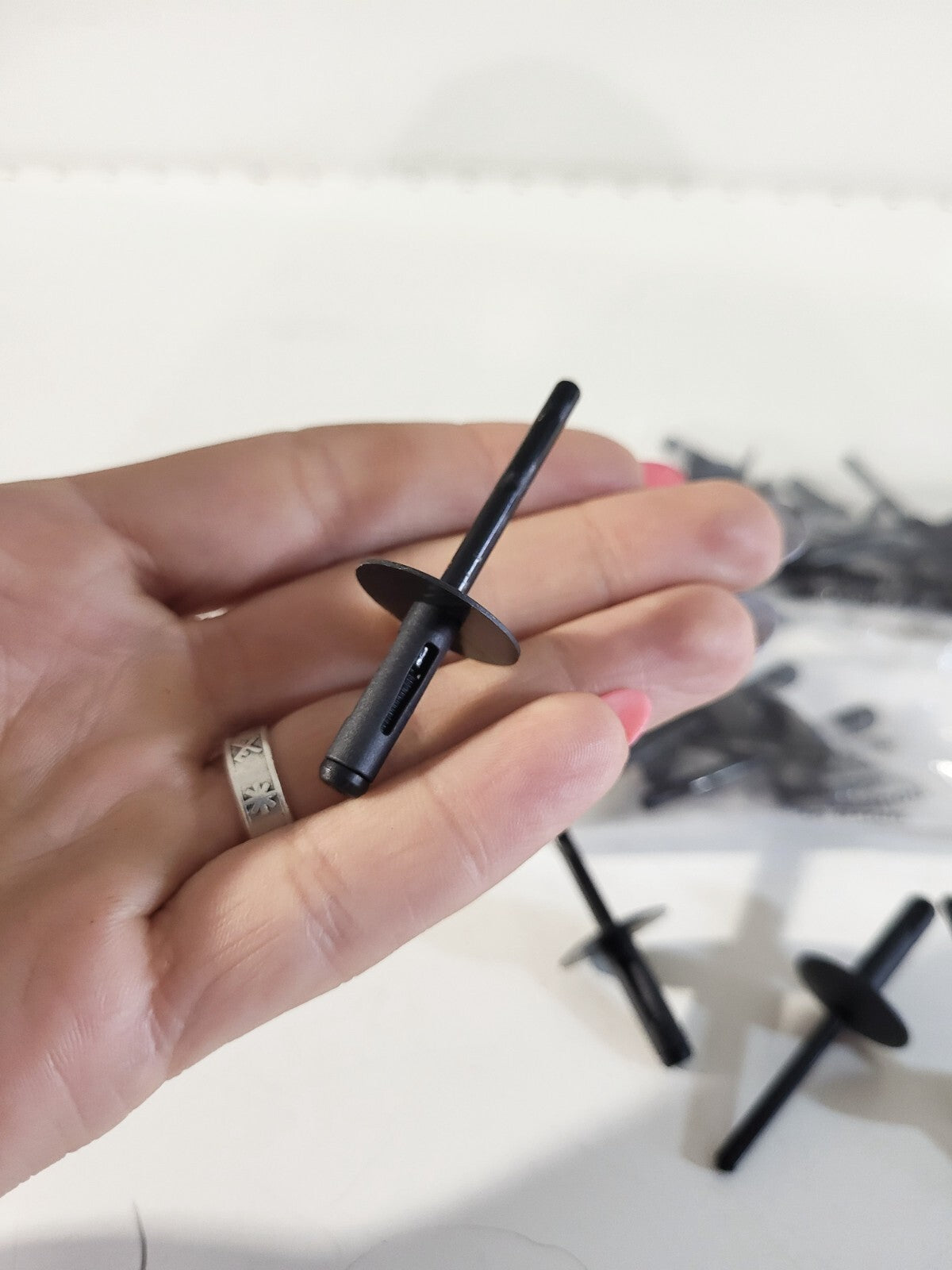 BMW Expanding rivet 51717002953 1pcs