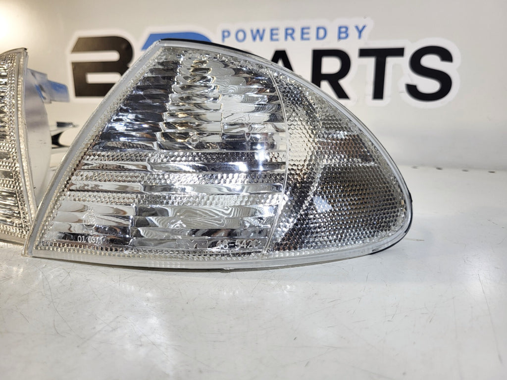 BMW E46 Front white turn indicator left / right 63136902769 63136902770