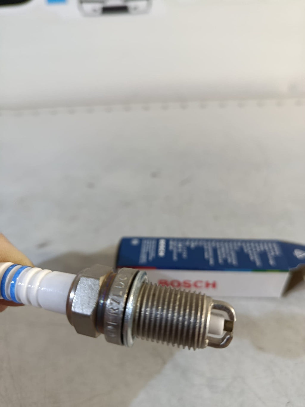 BMW E36 E39 E46 Spark plug Bosch 0242235668 1 psc ( oem 12129064619 )