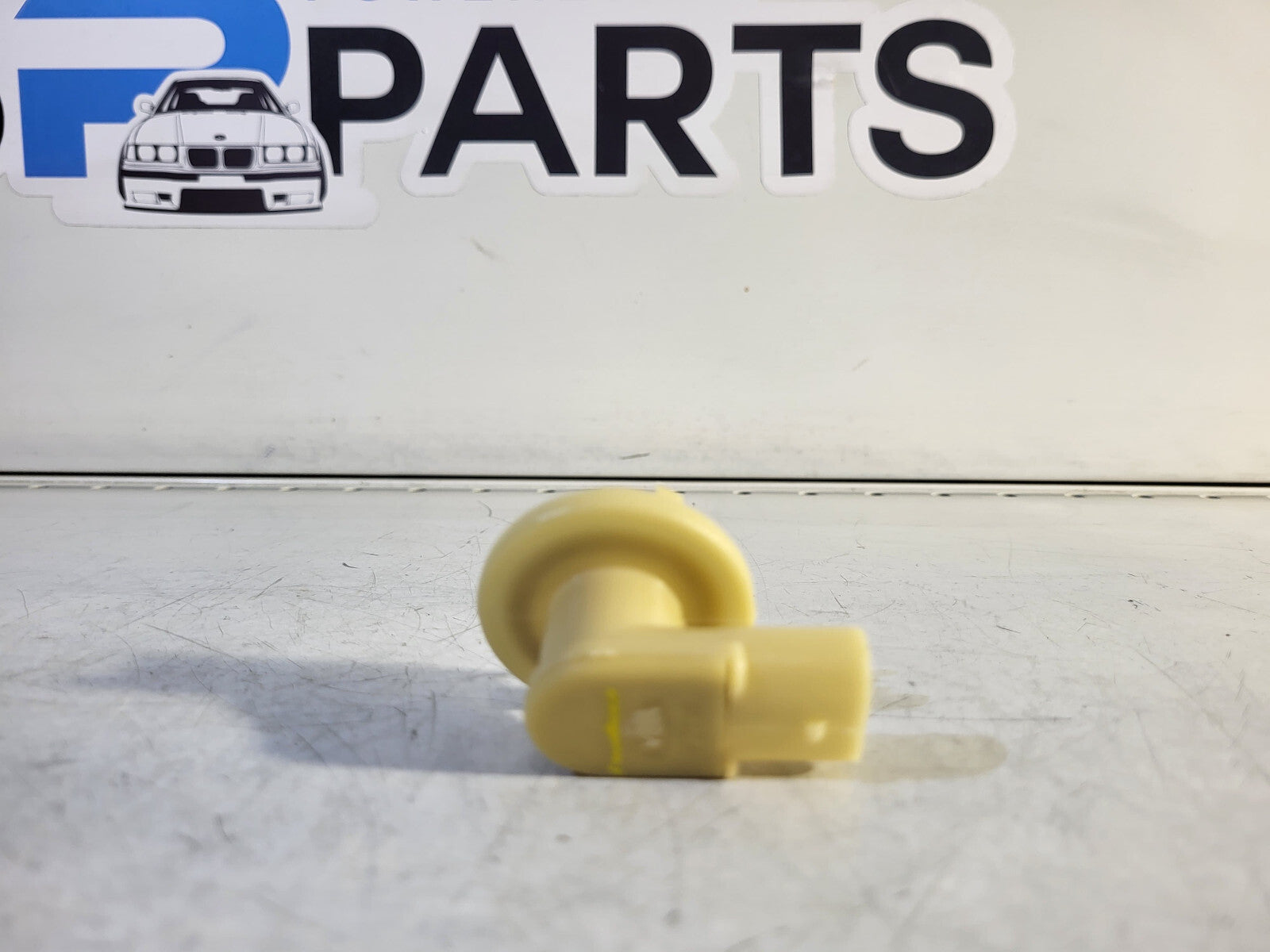 BMW E46 PFL Bulb socket 1pc 63138380211