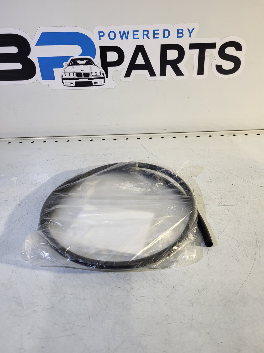 BMW E65 E90 E46 E81 Hose line (1 meter) 61668362762