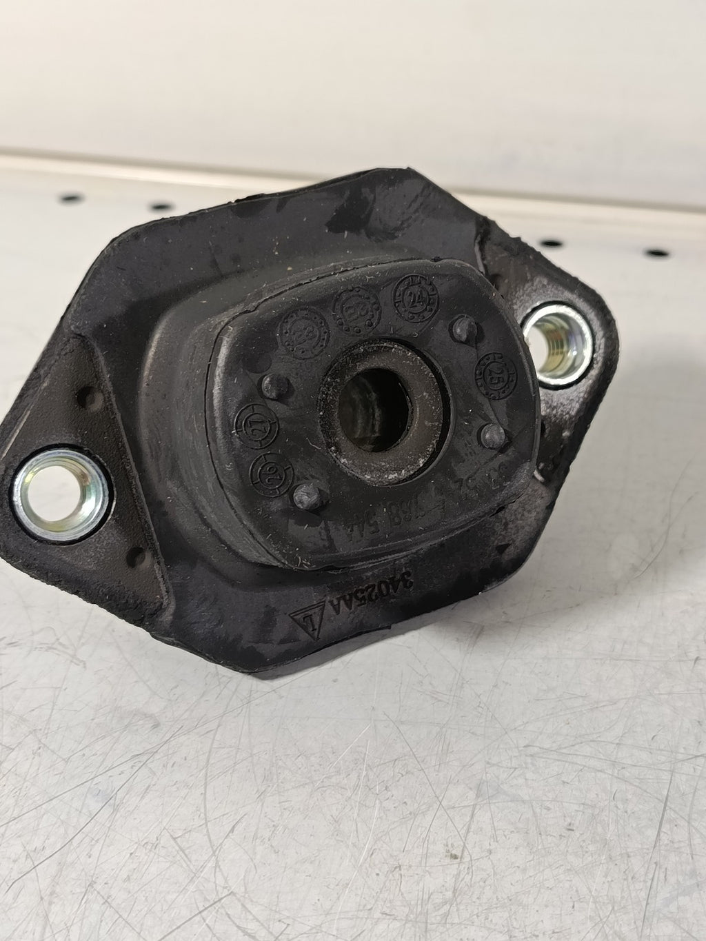 BMW e92 325i Rubber mount, shock absorber 33526772811 LEMFÖRDER 35398 01 2pc
