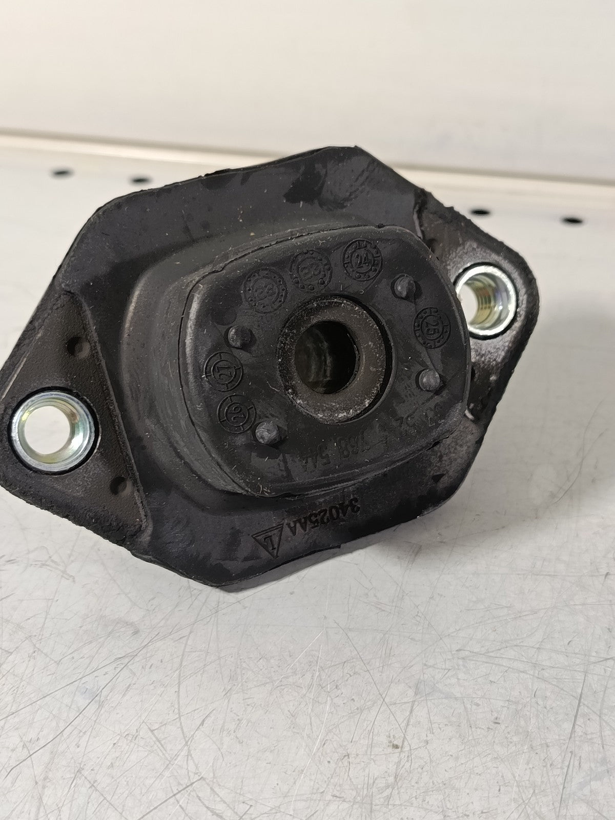 BMW e92 325i Rubber mount, shock absorber 33526772811 LEMFÖRDER 35398 01 2pc