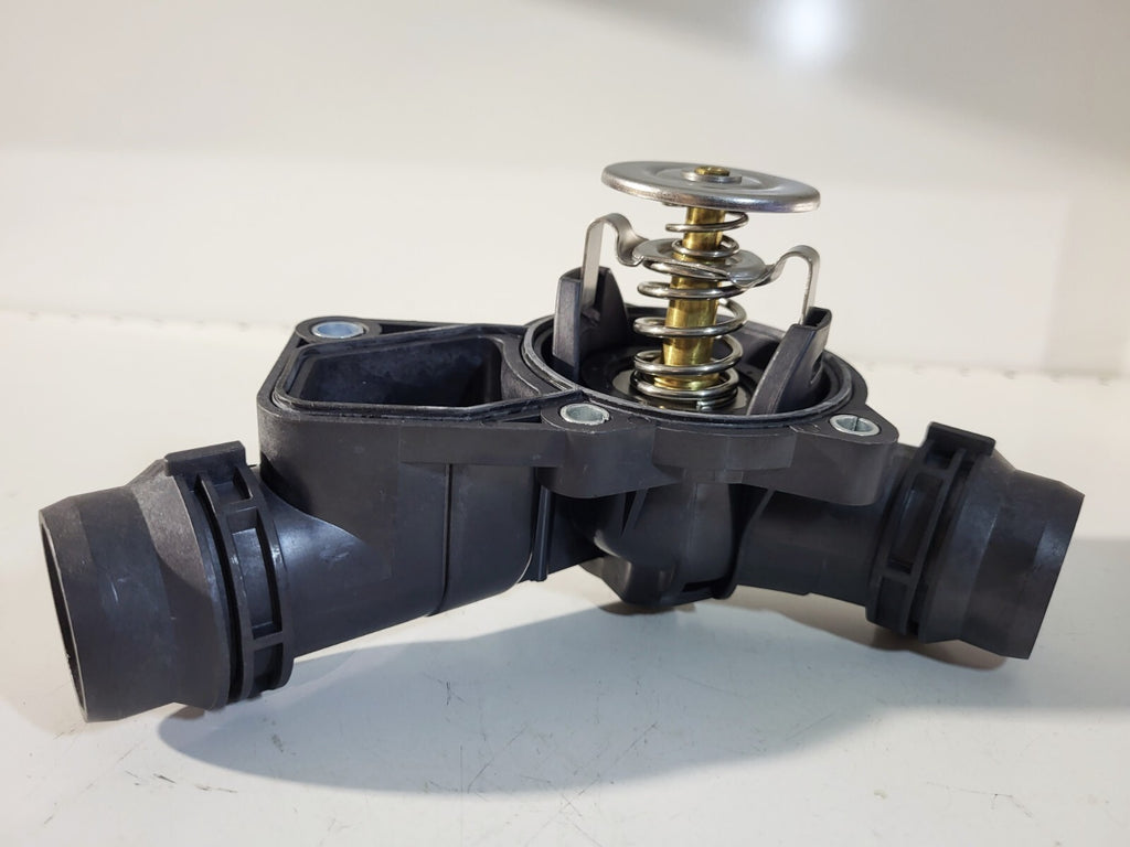 BMW E46 E39 E60 E38 E83 Thermostat housing with thermostat 11531437040