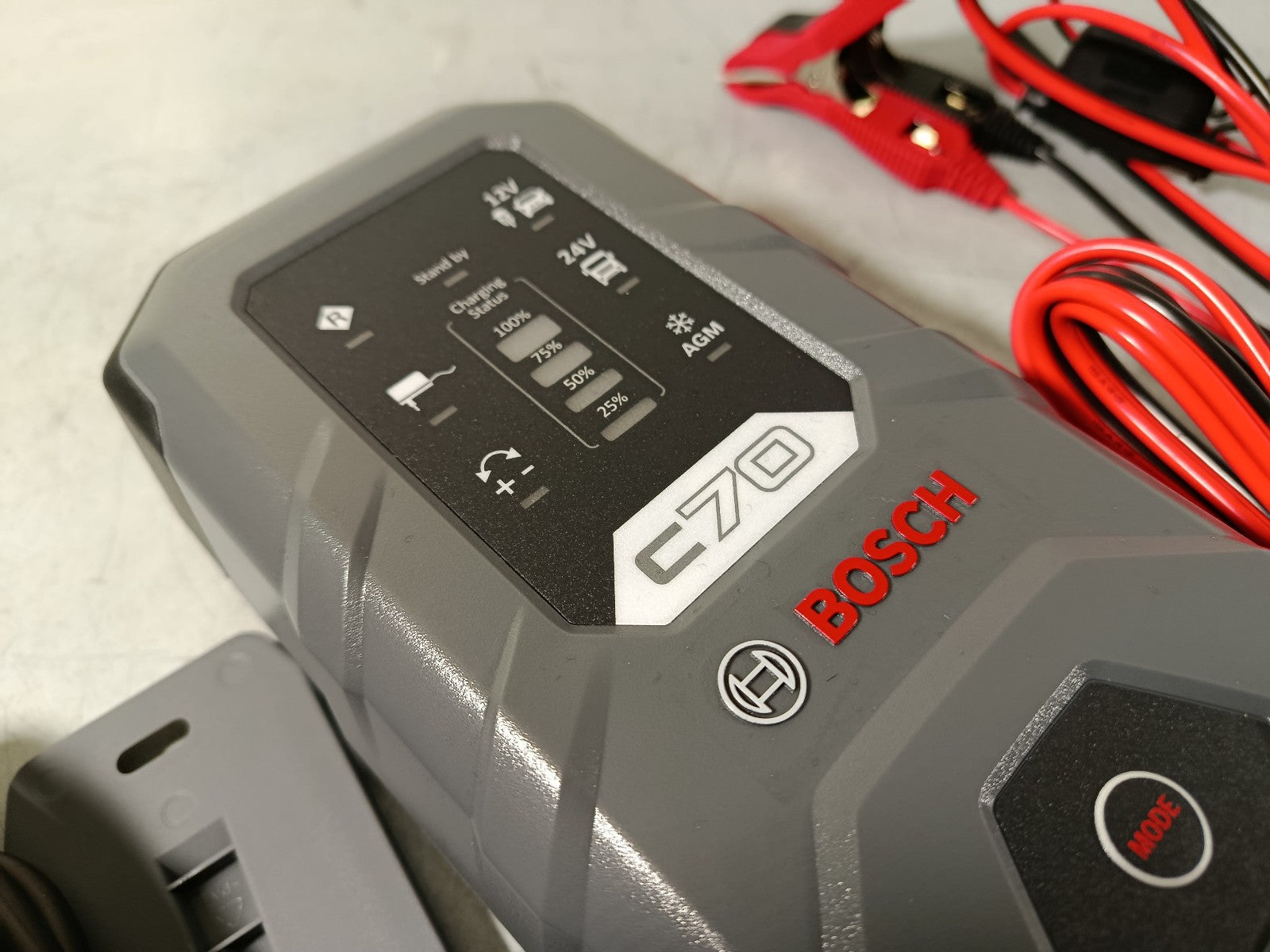 BOSCH Battery charger C70 28,8V 10A 0 189 911 070