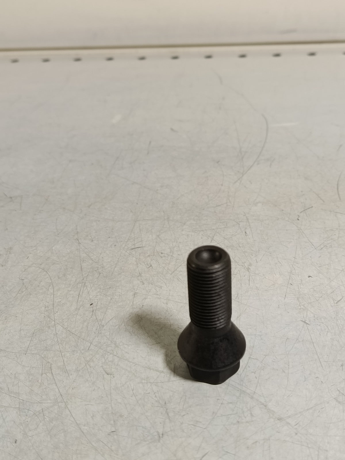 BMW SWAG M14X1,25 Wheel bolt black 20 92 6744 36136890324 1psc