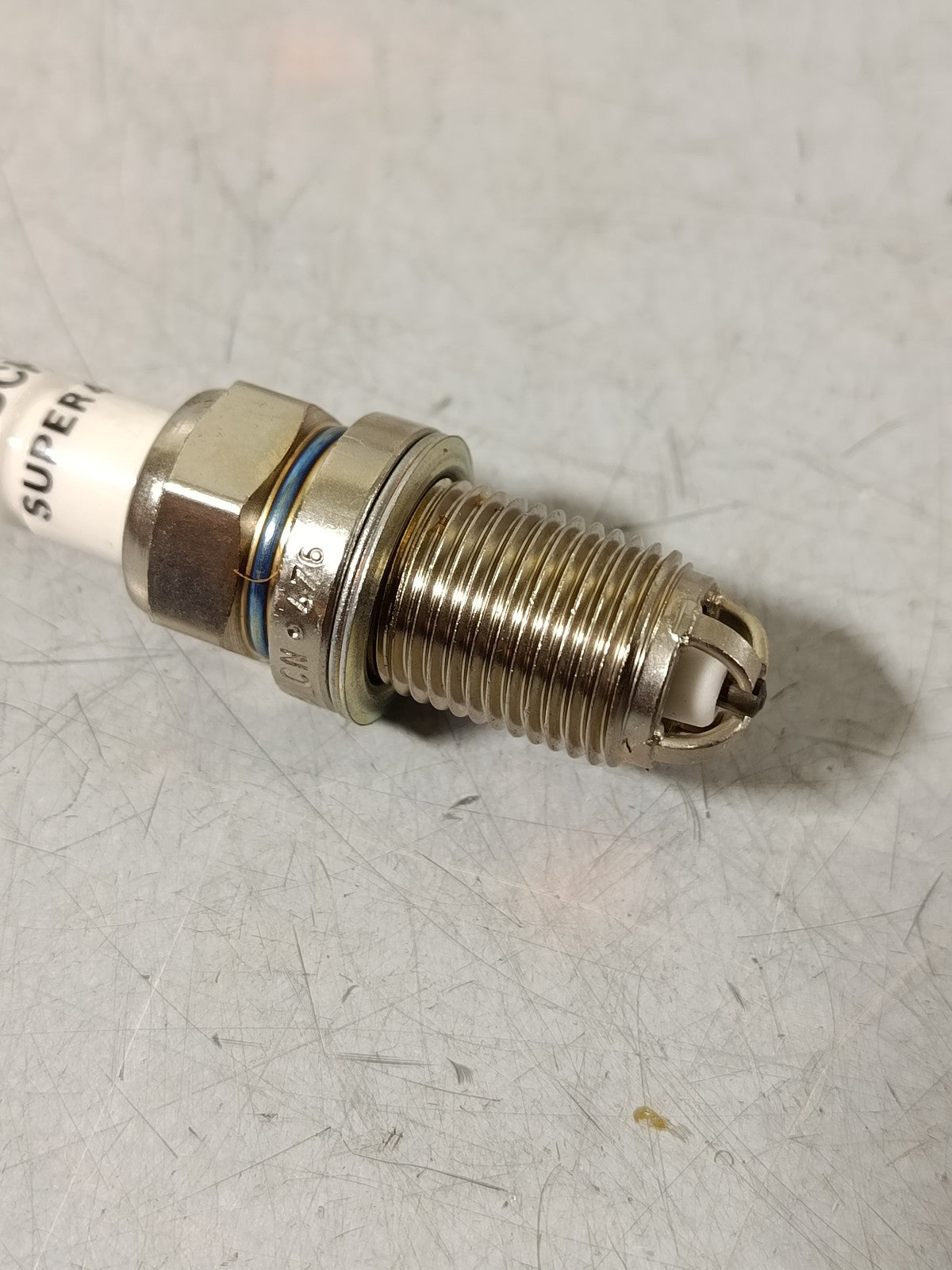 BMW e39 525i Spark plug 12120037607 BOSCH 0 242 232 501