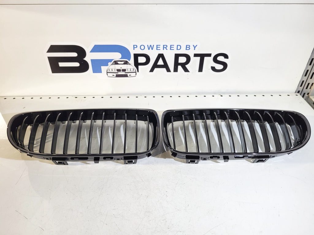 BMW E90LCI E91LCI Sedan Kidney set BLACK left, right 51137201969 51137201970