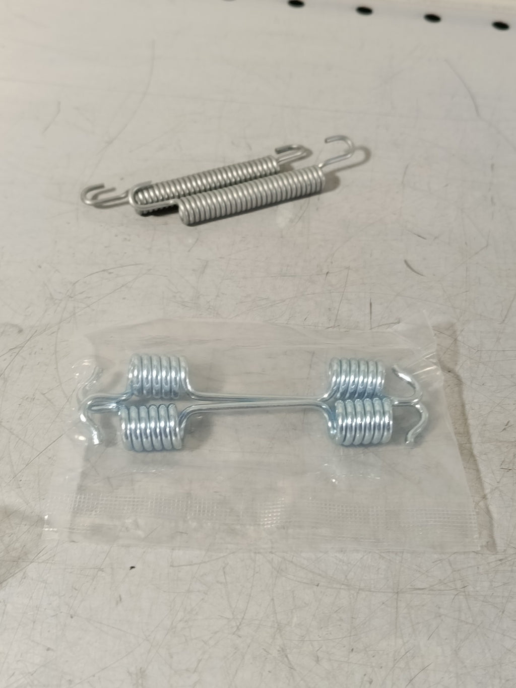 BMW e92 325i Repair kit springs 34410410823 QUICK BRAKE 105-0801