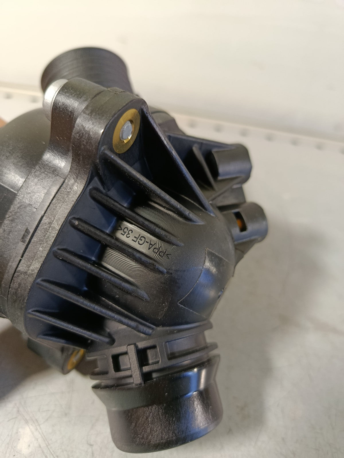 BMW e92 325i N52 Thermostat 11537549476 MAHLE TM 14 97
