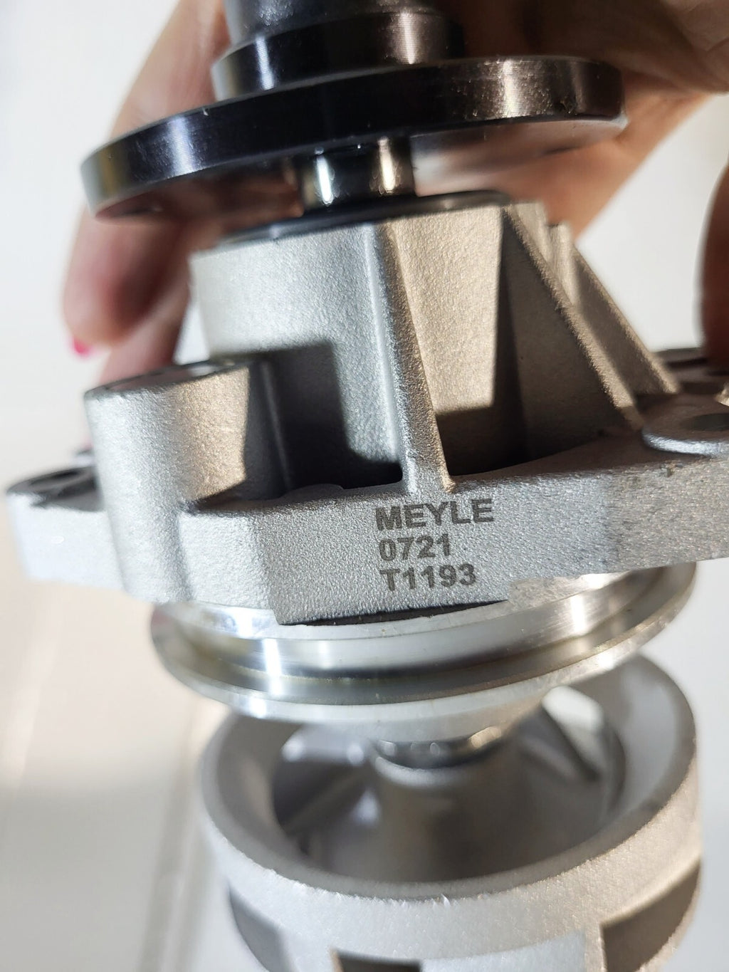 BMW E36 E46 E39 E60 E38 Waterpump (reinforced with alloy-wheel) 11517509985