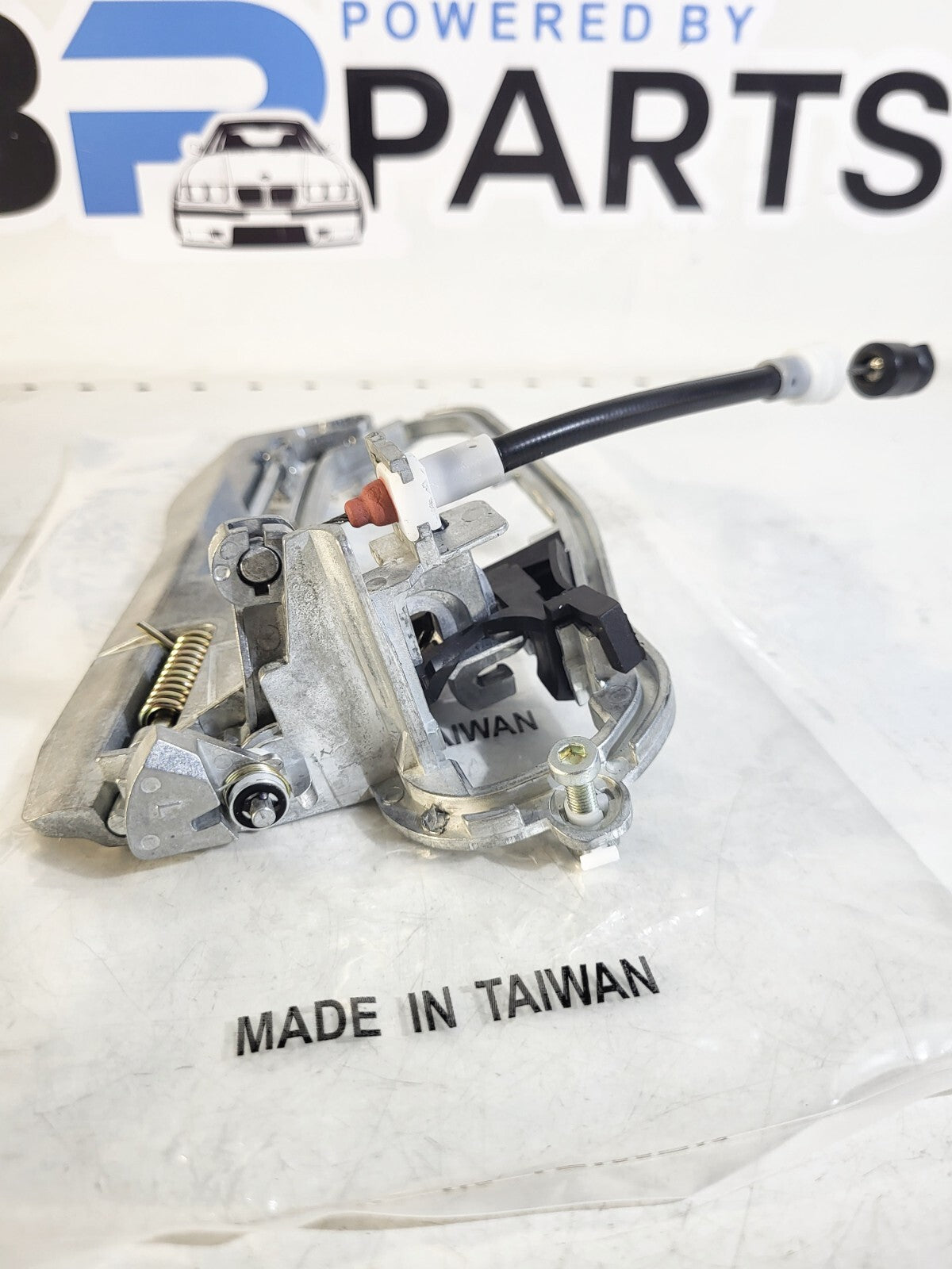 BMW X5E53 Carrier, outside door handle, front left 51218243615