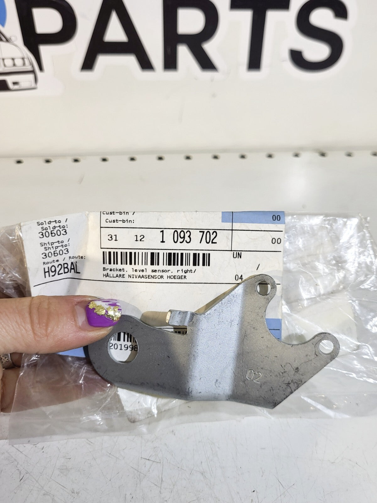 BMW E39 Right ride height sensor bracket 31121093702