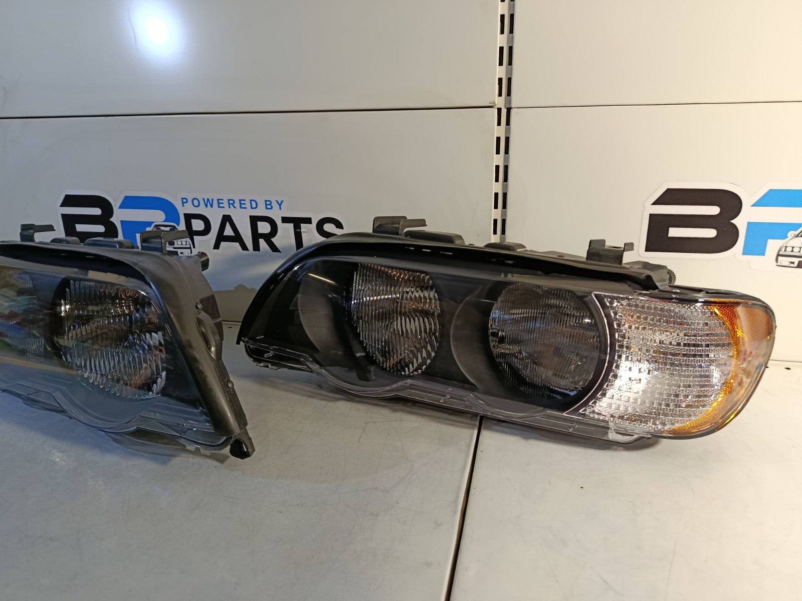 BMW X5 E53 L/R Headlight, White Turn Indicator (TYC) 63126930211 63126930212