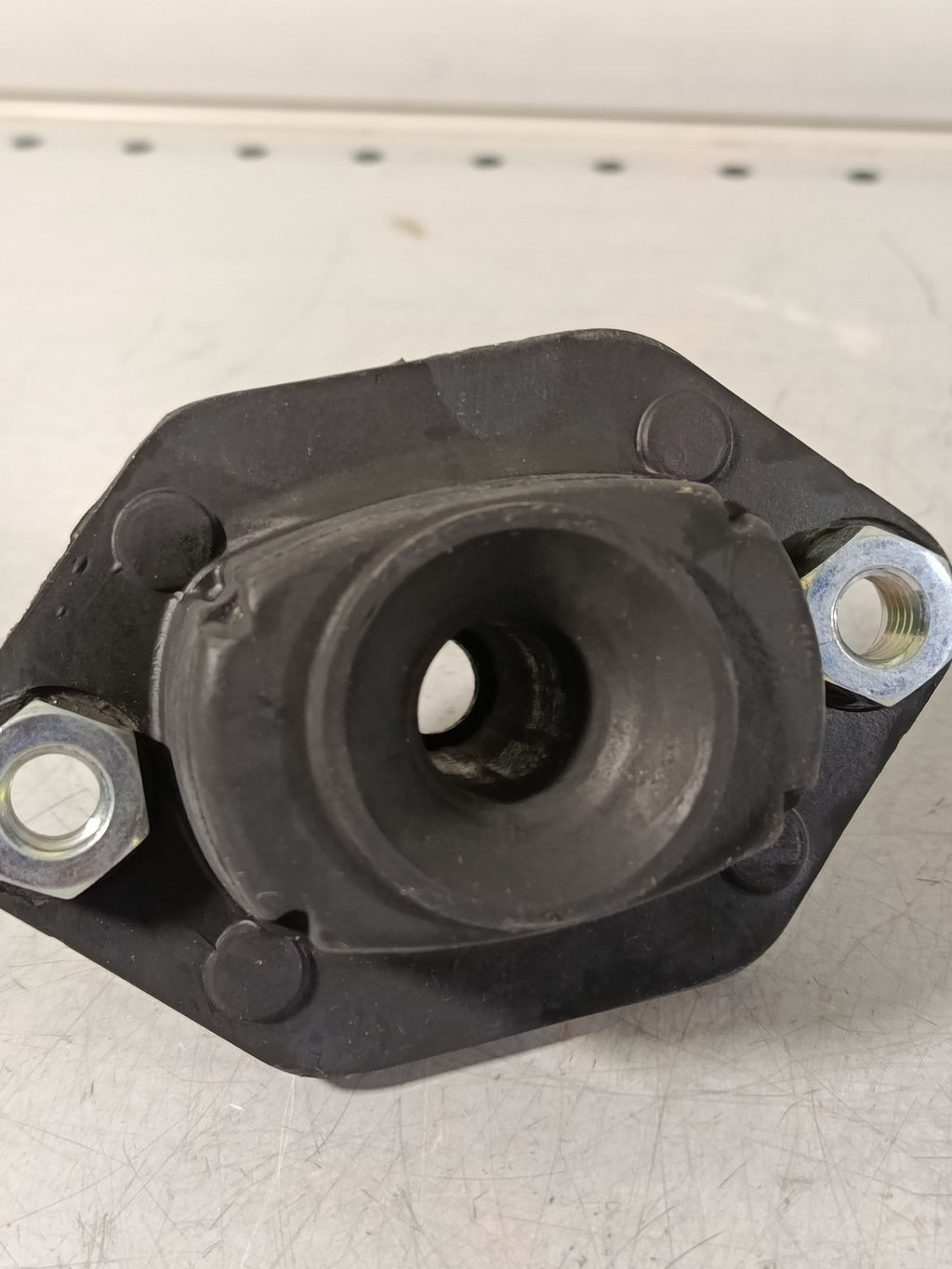 BMW e92 325i Rubber mount, shock absorber 33526772811 LEMFÖRDER 35398 01