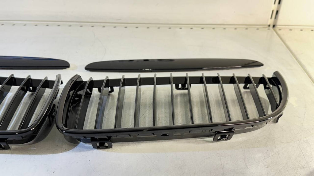 BMW E90 Kidney Set High-Gloss Black NSK90H 51137120009 51137120010
