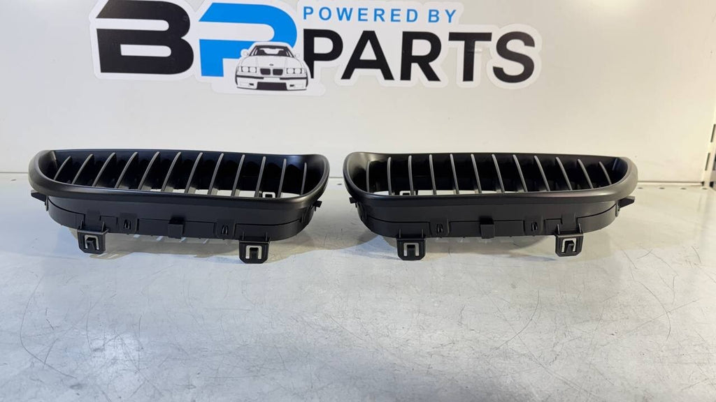 BMW E81 Kidney Set Complete Matte Black NS8187 51137127227 51137127228