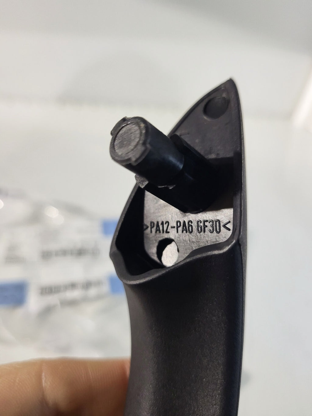 BMW E53 Handle bracket left 51218243617