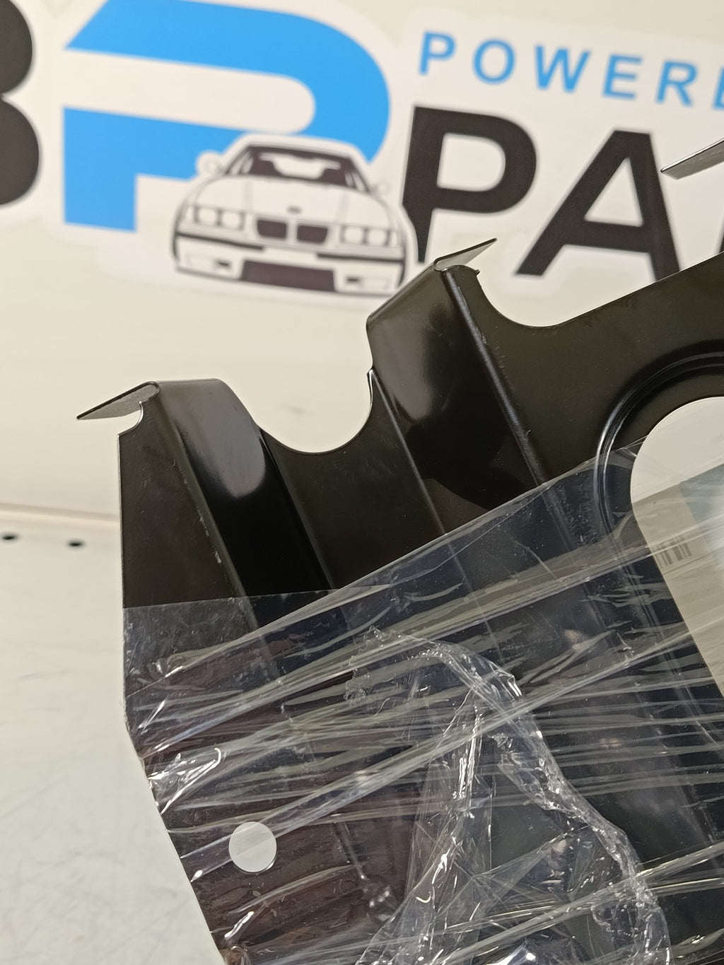 BMW e36 coupe sedan Bracket exhaust, rear 41118122355