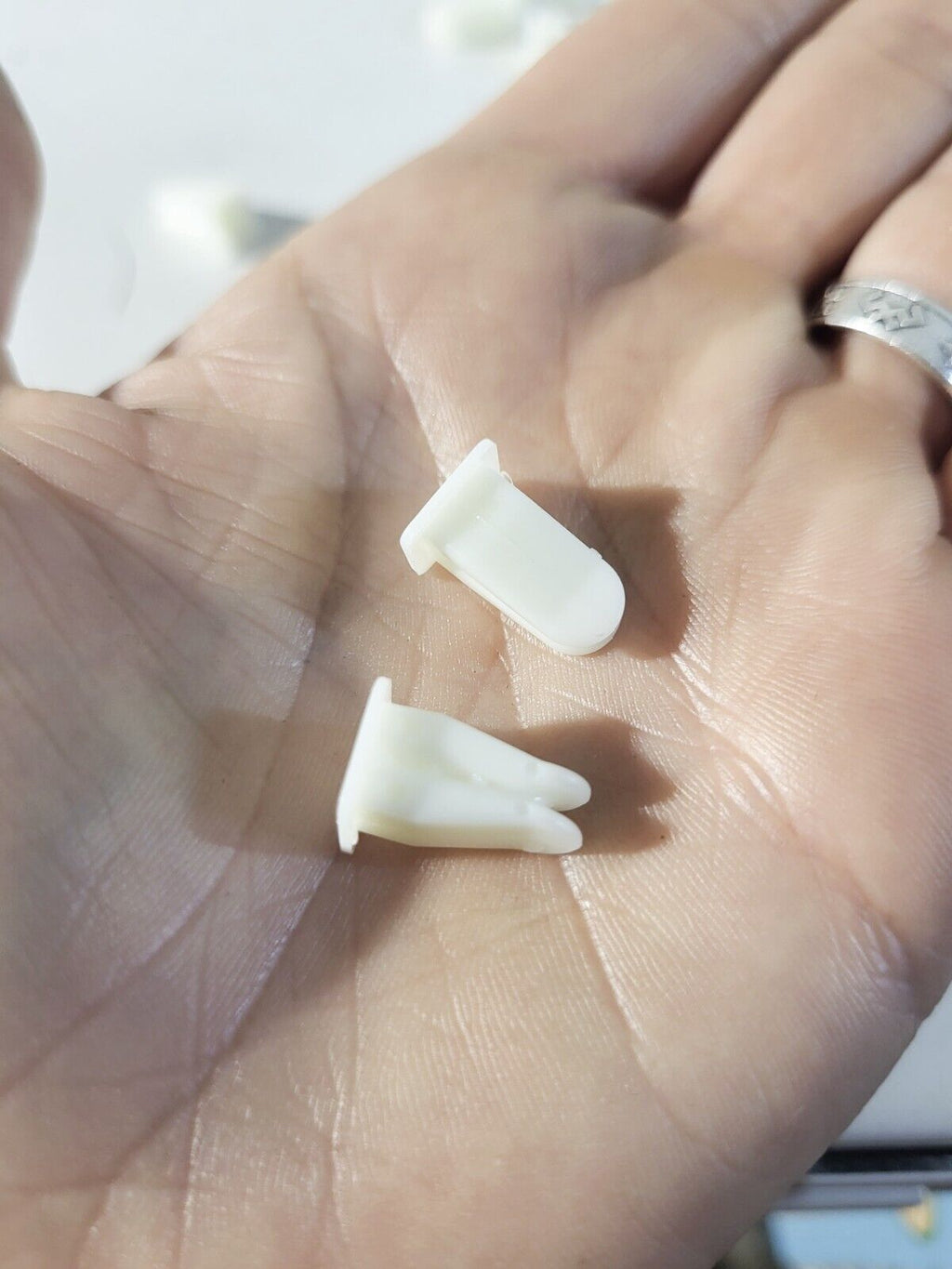 BMW E81 E87 E88 E82 E21 E30 E36 E46 E90 Expanding nut 1 psc 63171367868